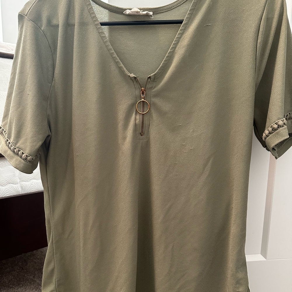 Light green shirt with zipper